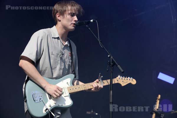 SAM FENDER - 2019-08-25 - SAINT CLOUD - Domaine National - Scene de la Cascade - 